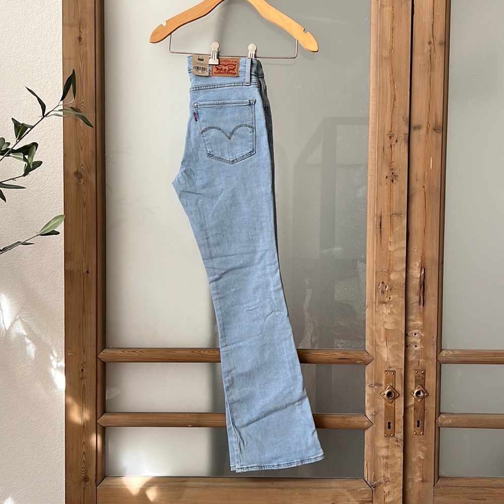 Levi’s brand new 2 short (26W x 30L) light blue “725 High Rise Bootcut”